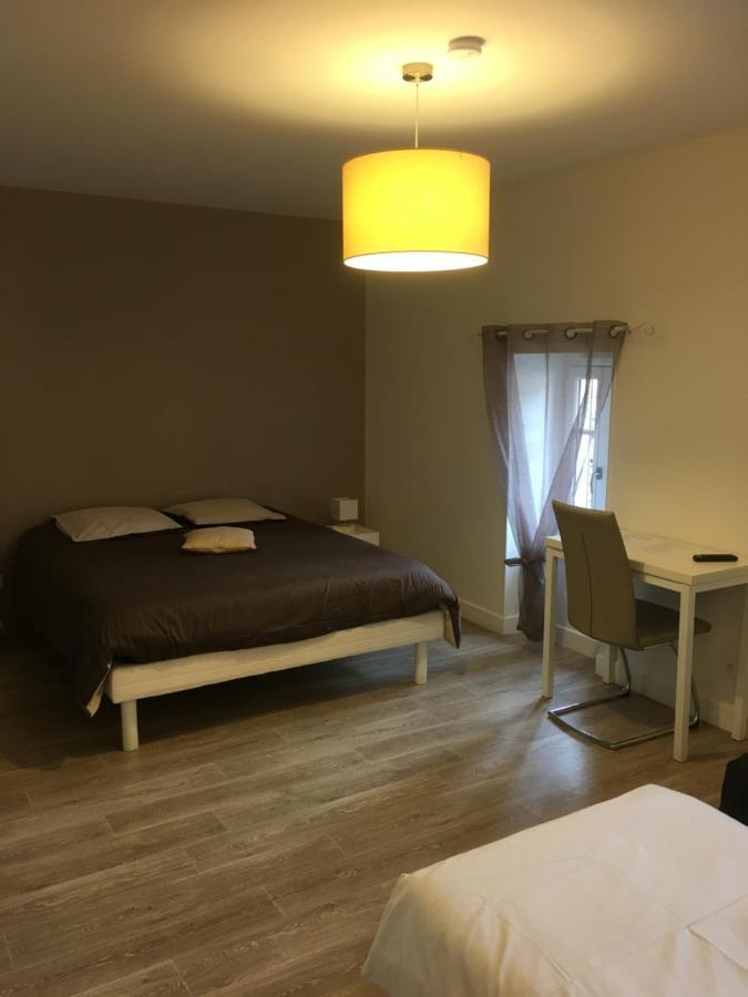 Chambres D'Hote Les Bredins Saint-Menoux Exterior foto